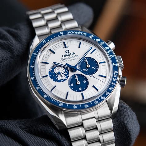 omega speedmaster moonwatch anniversary series silver snoopy award